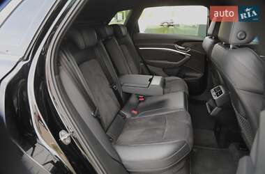 Внедорожник / Кроссовер Audi e-tron 2020 в 