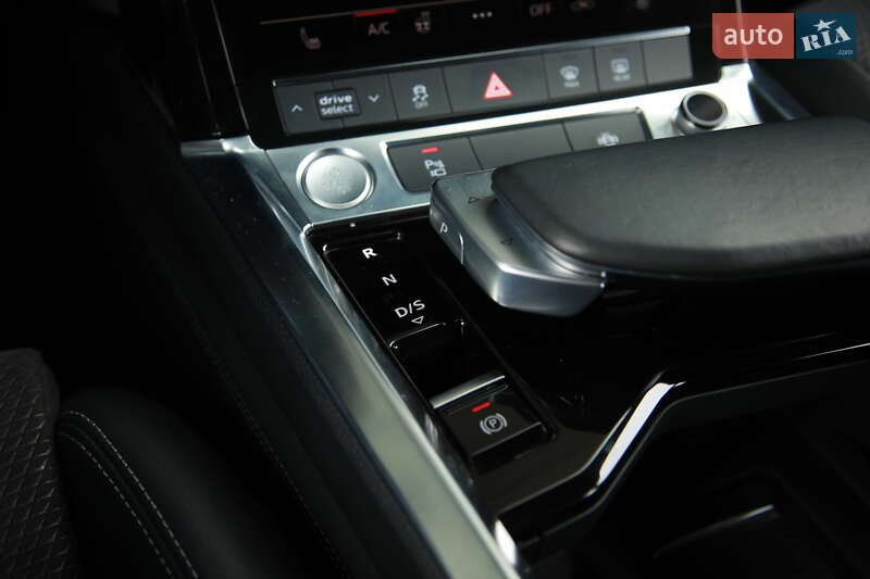 Внедорожник / Кроссовер Audi e-tron 2020 в Харькове