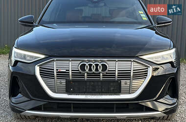 Внедорожник / Кроссовер Audi e-tron 2020 в 