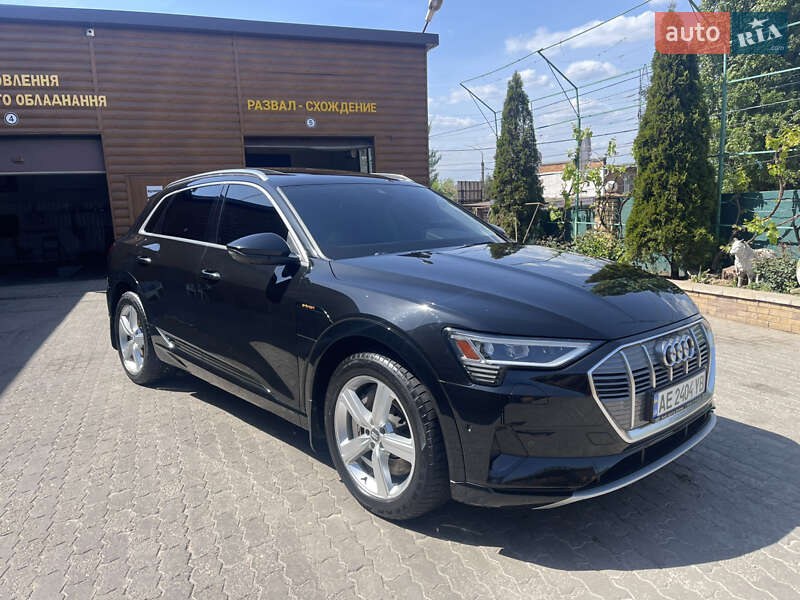 Позашляховик / Кросовер Audi e-tron 2019 в Кривому Розі