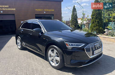 Внедорожник / Кроссовер Audi e-tron 2019 в 