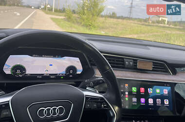 Внедорожник / Кроссовер Audi e-tron 2019 в 