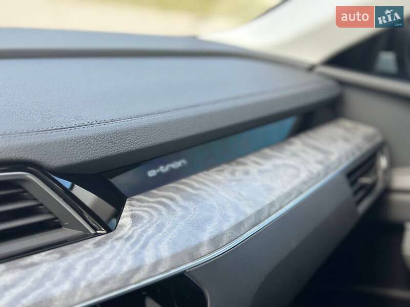 Внедорожник / Кроссовер Audi e-tron 2021 в Бучаче