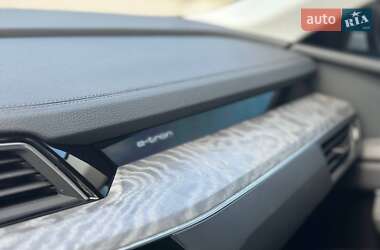 Внедорожник / Кроссовер Audi e-tron 2021 в 