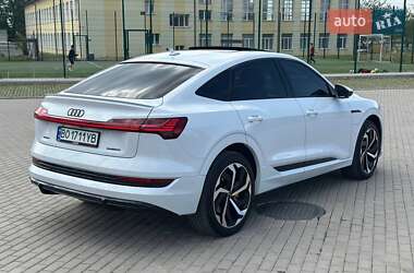 Внедорожник / Кроссовер Audi e-tron 2021 в 