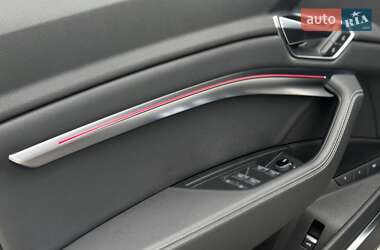 Внедорожник / Кроссовер Audi e-tron 2021 в 
