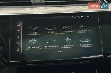 Внедорожник / Кроссовер Audi e-tron 2021 в 
