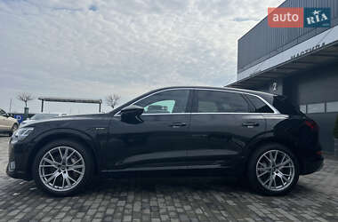 Внедорожник / Кроссовер Audi e-tron 2020 в 