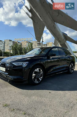 Позашляховик / Кросовер Audi e-tron 2022 в Дніпрі