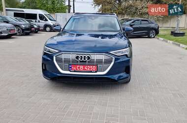 Внедорожник / Кроссовер Audi e-tron 2020 в 