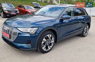 Внедорожник / Кроссовер Audi e-tron 2020 в 