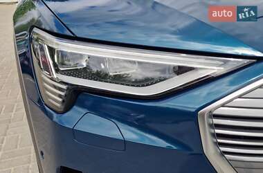 Внедорожник / Кроссовер Audi e-tron 2020 в 