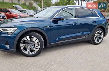 Внедорожник / Кроссовер Audi e-tron 2020 в 