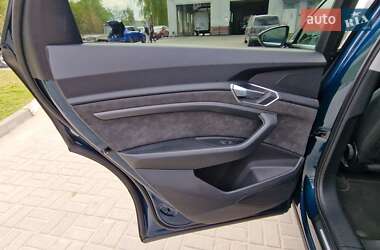 Внедорожник / Кроссовер Audi e-tron 2020 в 