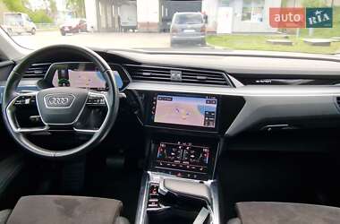 Внедорожник / Кроссовер Audi e-tron 2020 в 