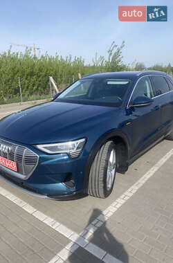 Внедорожник / Кроссовер Audi e-tron 2020 в 