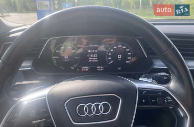 Внедорожник / Кроссовер Audi e-tron 2020 в 