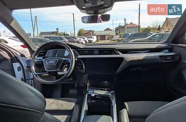 Внедорожник / Кроссовер Audi e-tron 2020 в 