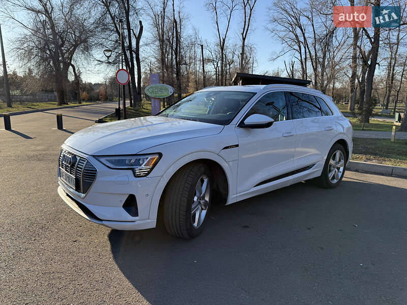 Внедорожник / Кроссовер Audi e-tron 2019 в Кривом Роге