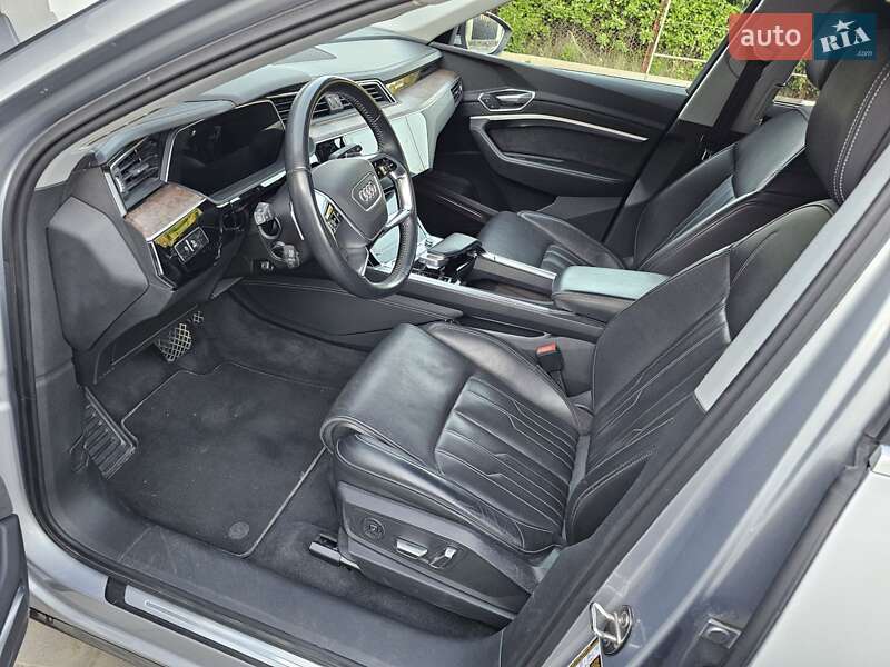 Позашляховик / Кросовер Audi e-tron 2019 в Гайвороні