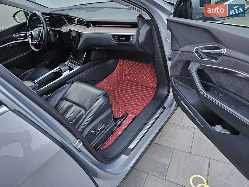 Позашляховик / Кросовер Audi e-tron 2019 в Гайвороні