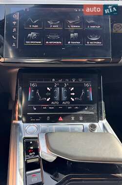 Внедорожник / Кроссовер Audi e-tron 2019 в 