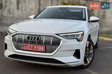 Внедорожник / Кроссовер Audi e-tron 2021 в 