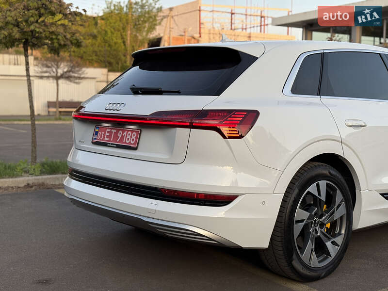 Внедорожник / Кроссовер Audi e-tron 2021 в Ровно