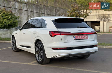 Внедорожник / Кроссовер Audi e-tron 2021 в 