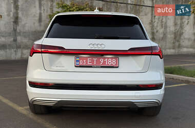 Внедорожник / Кроссовер Audi e-tron 2021 в 