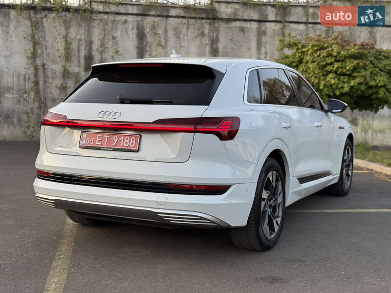 Внедорожник / Кроссовер Audi e-tron 2021 в Ровно