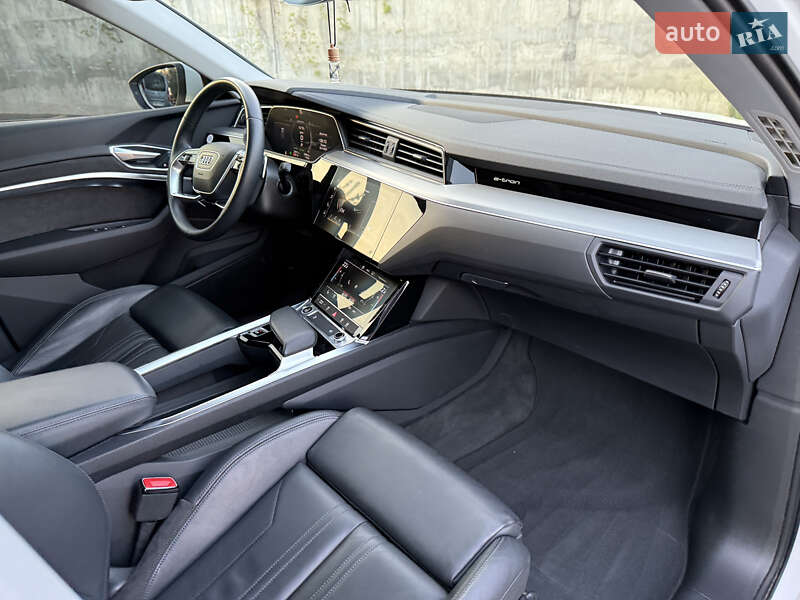 Внедорожник / Кроссовер Audi e-tron 2021 в Ровно