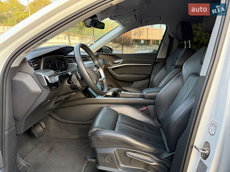 Внедорожник / Кроссовер Audi e-tron 2021 в Ровно