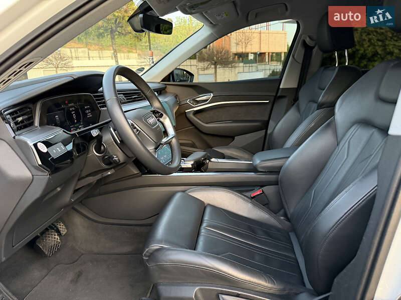 Внедорожник / Кроссовер Audi e-tron 2021 в Ровно