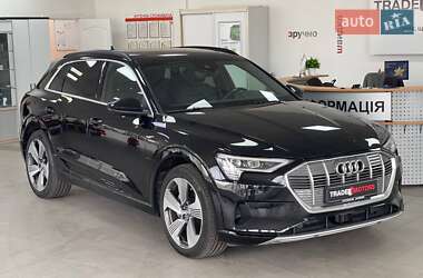 Позашляховик / Кросовер Audi e-tron 2019 в 