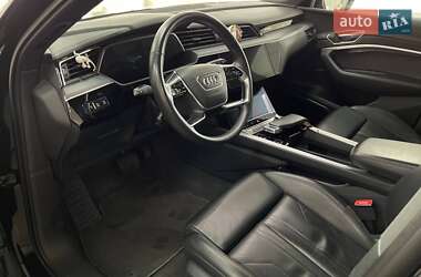 Позашляховик / Кросовер Audi e-tron 2019 в 