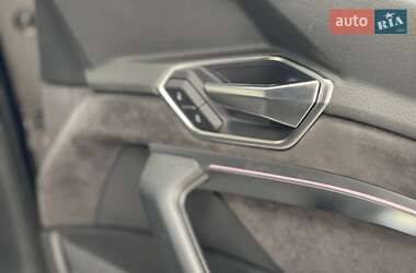 Позашляховик / Кросовер Audi e-tron 2019 в 