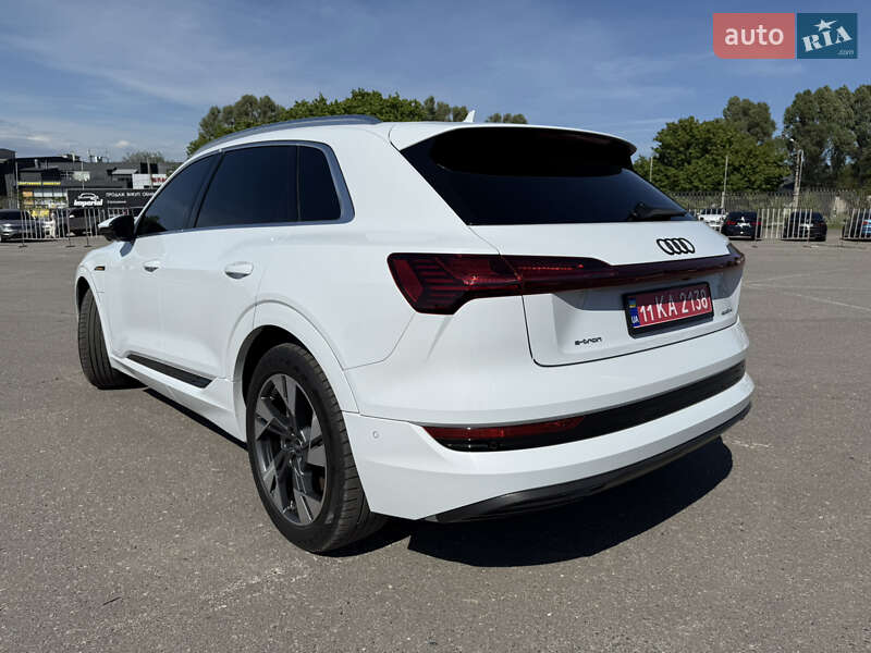 Позашляховик / Кросовер Audi e-tron 2021 в Харкові