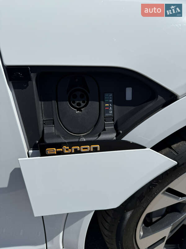 Позашляховик / Кросовер Audi e-tron 2021 в Харкові