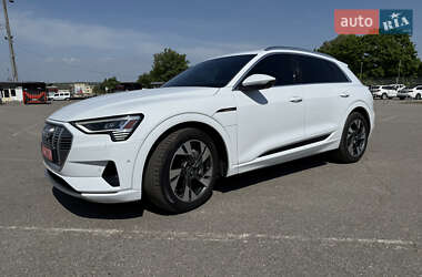 Внедорожник / Кроссовер Audi e-tron 2021 в 