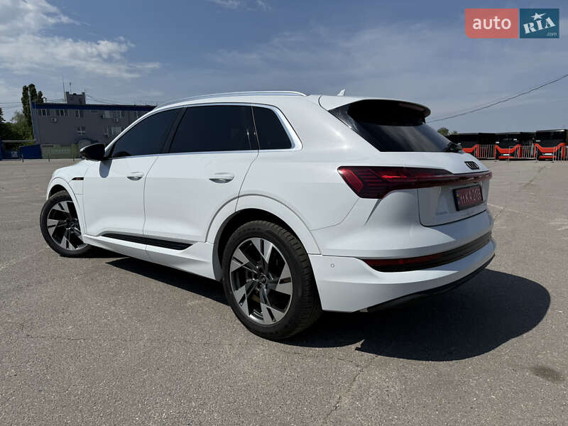 Позашляховик / Кросовер Audi e-tron 2021 в Харкові