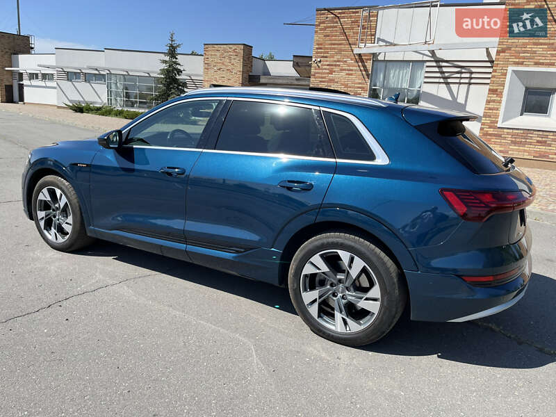 Внедорожник / Кроссовер Audi e-tron 2020 в Днепре