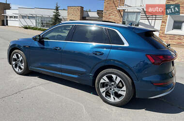 Внедорожник / Кроссовер Audi e-tron 2020 в 