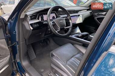 Позашляховик / Кросовер Audi e-tron 2019 в 