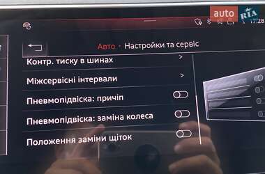 Позашляховик / Кросовер Audi e-tron 2019 в 