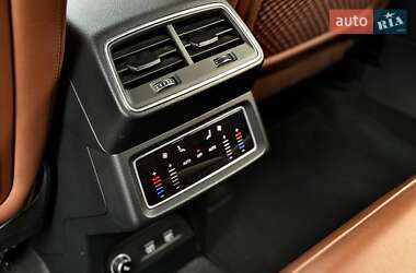 Позашляховик / Кросовер Audi e-tron 2019 в 
