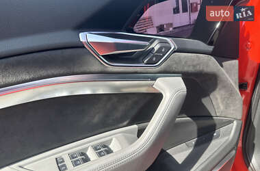 Внедорожник / Кроссовер Audi e-tron 2020 в 