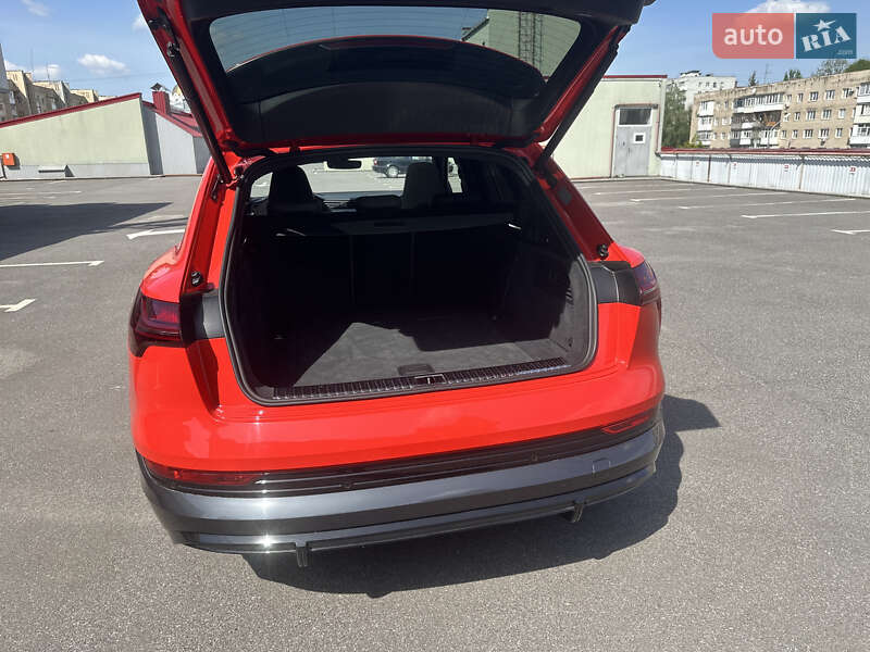 Внедорожник / Кроссовер Audi e-tron 2020 в Киеве