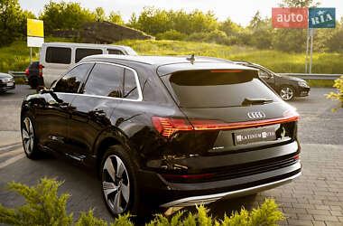 Внедорожник / Кроссовер Audi e-tron 2019 в 