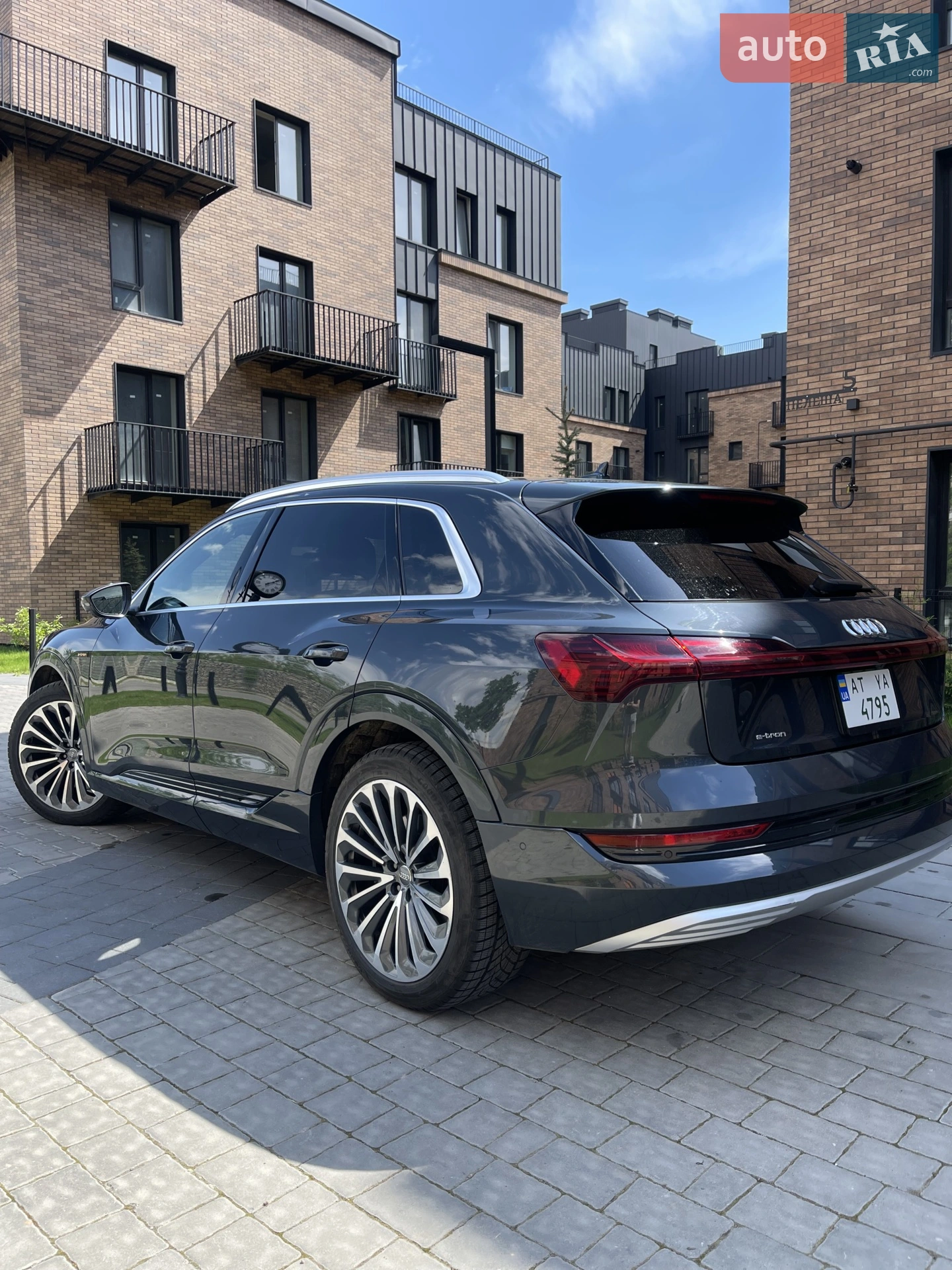 2019 Audi e-tron - мініатюра 6